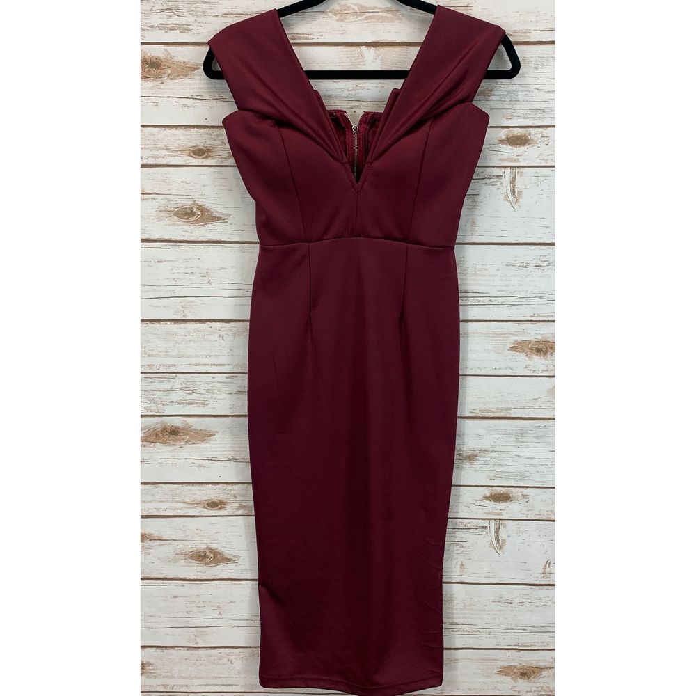 Maroon Sleeveless Floor-Length Dress, Small